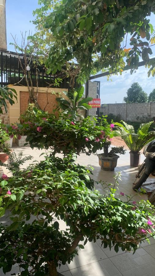 Hoang Nam Hotel Tan Uyen 外观 照片